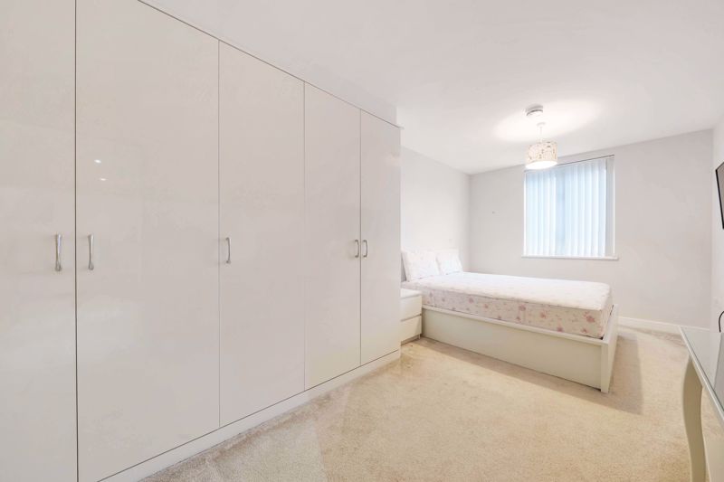 Master bedroom- click for photo gallery